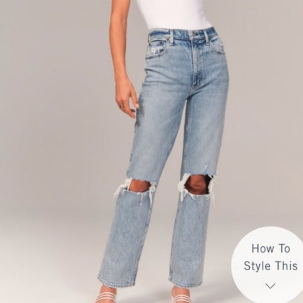 NWT Abercrombie & Fitch 90s UItra High Rise Straight Leg Jeans Light Wash Size25